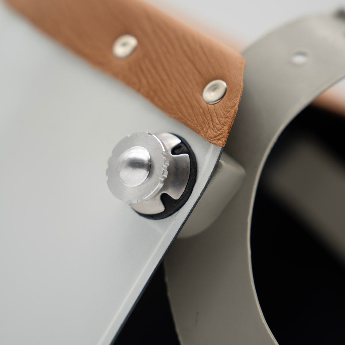 Tiger Scoop - White On Tan Leather