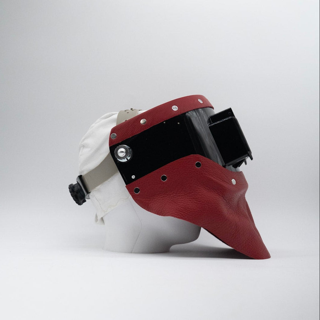 Tiger Scoop Pro - Black On Red Leather