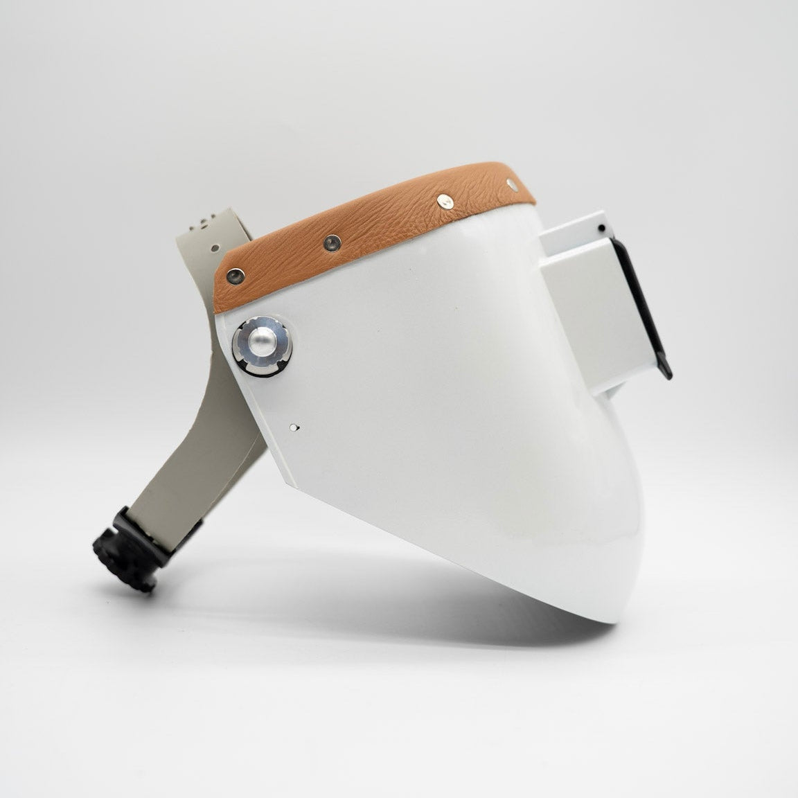 Tiger Scoop - White On Tan Leather