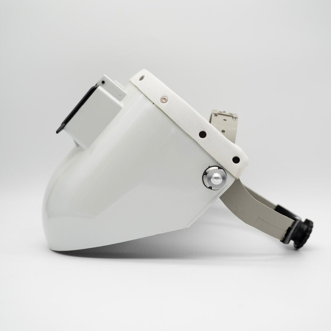 Tiger Scoop - White on White Leather
