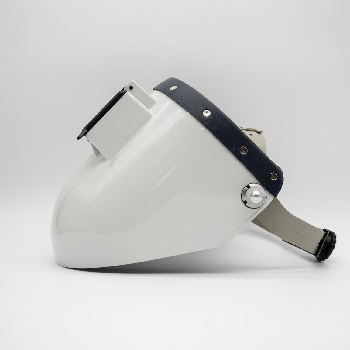 Tiger Scoop - White On Navy Leather