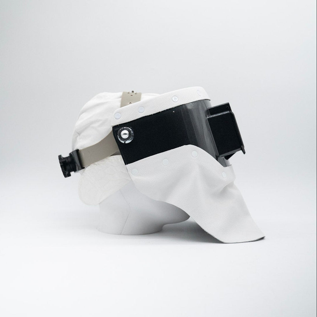 Tiger Scoop Pro - Grey On White Leather