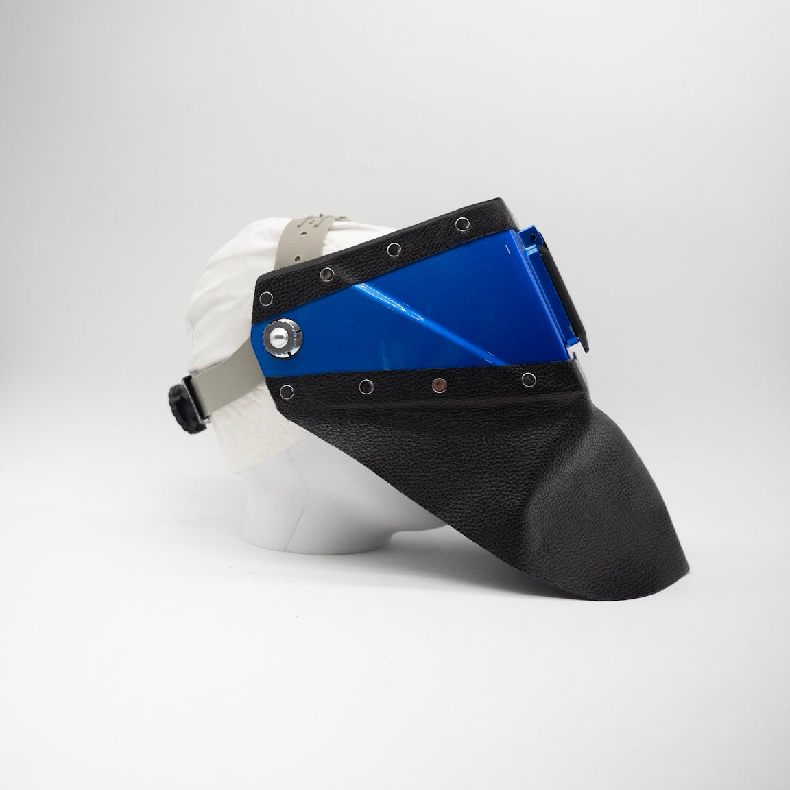 Phanthom Pro - Blue On Black Leather